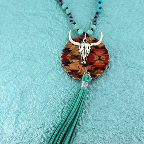 🌻 TURQUOISE TASSEL STEER SKULL NECKLACE 🌻 - Picture 2 of 2